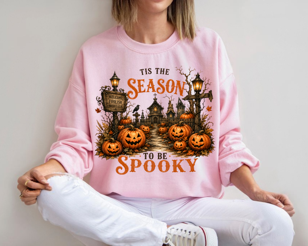 Tis The Season To Be Spooky, Vintage Halloween Pumpkin Sweatshirt, Haunted House Graphic Crewneck, Fall Halloween Shirt, Cute Halloween Gift for Women